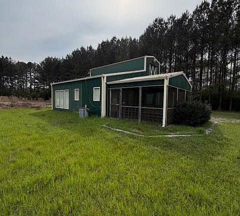 4th image of 18 Grandview Ln
