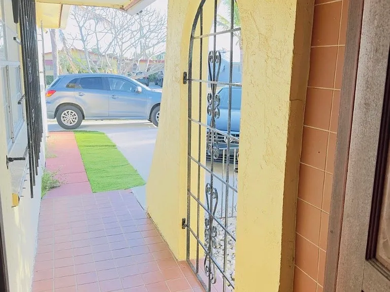 416 San Mateo Dr — Photo 1