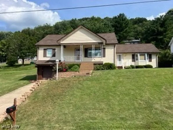 216 Liberty Ave, Weirton, WV 26062