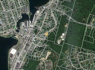 17 Granite St, Laconia, NH 03246