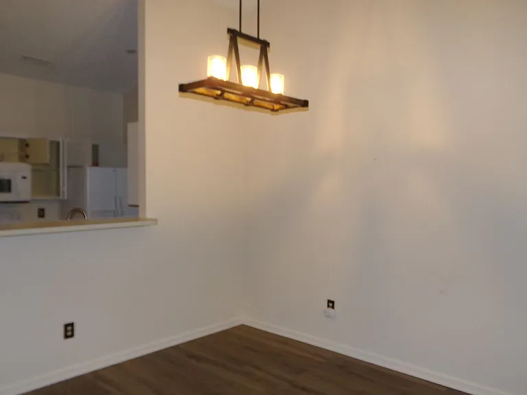 127 Village Ct — Photo 7