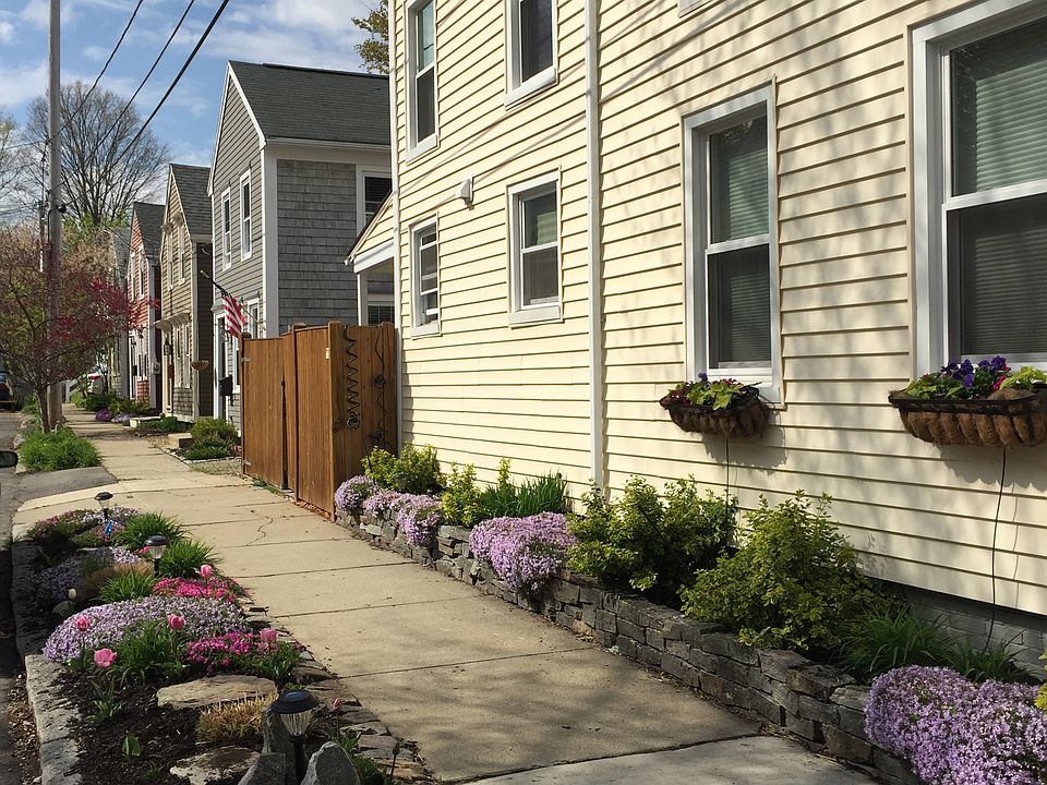 1st image of 62 Warren St