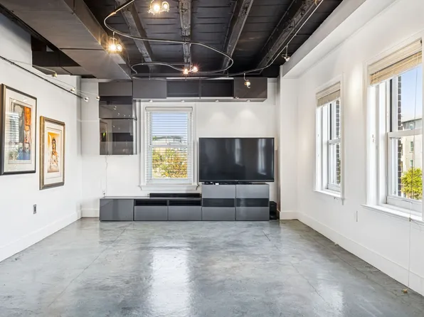 329 E Colorado Blvd APT 305, Dallas, TX 75203