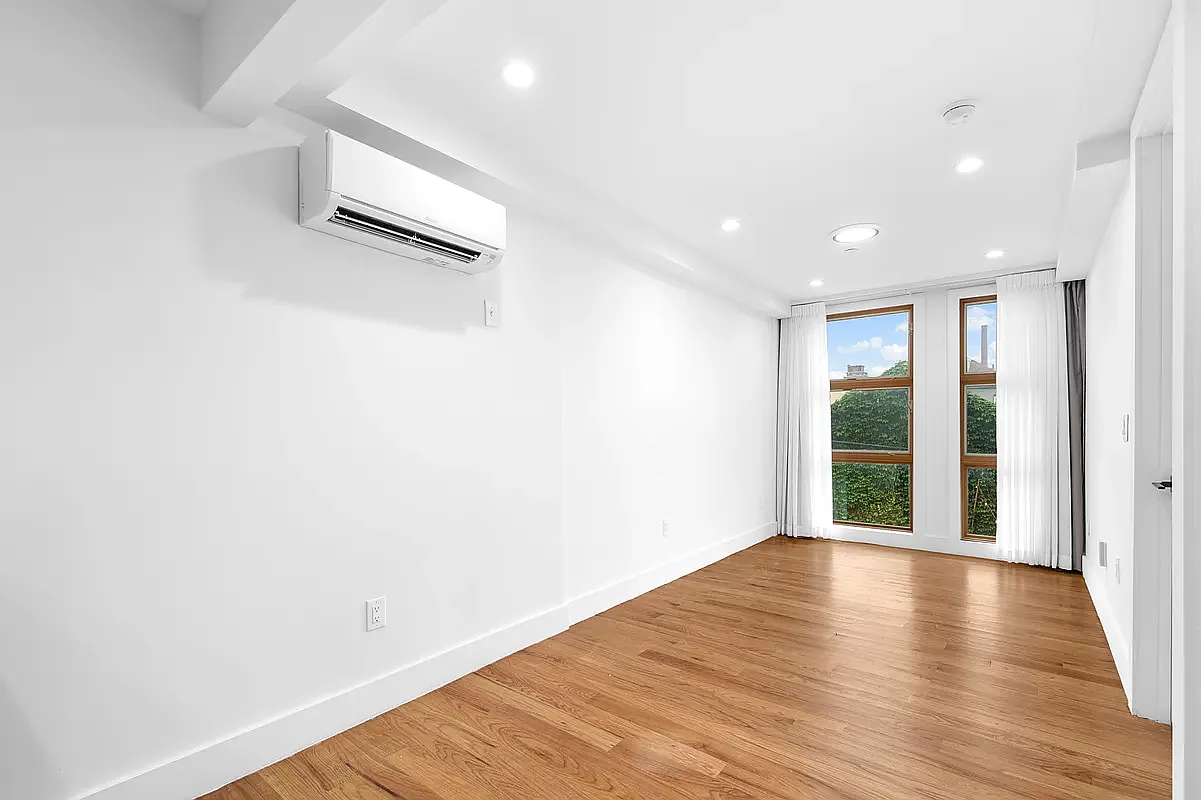 514 Maple Street — Photo 2