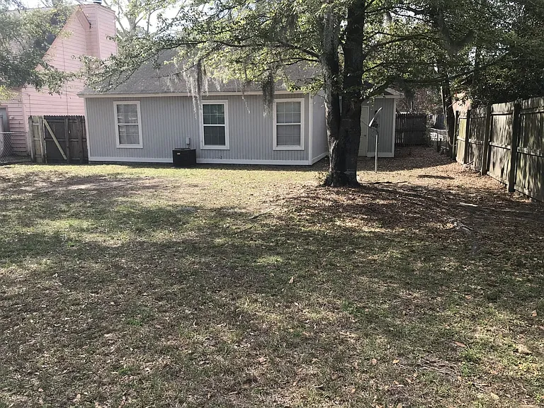 102 S Quail Xing — Photo 13
