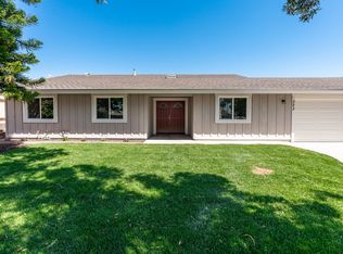323 Cedar Rd, Vista, CA 92083