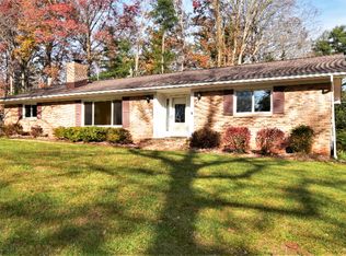 1044 Carousel Ln, Hendersonville, NC 28792