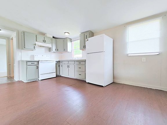 2nd image of 205 Sunshine Dr