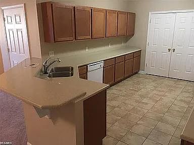 5th image of 522 Robinwood Ln #1E