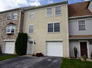 102 Country Ridge Dr, Red Lion, PA 17356