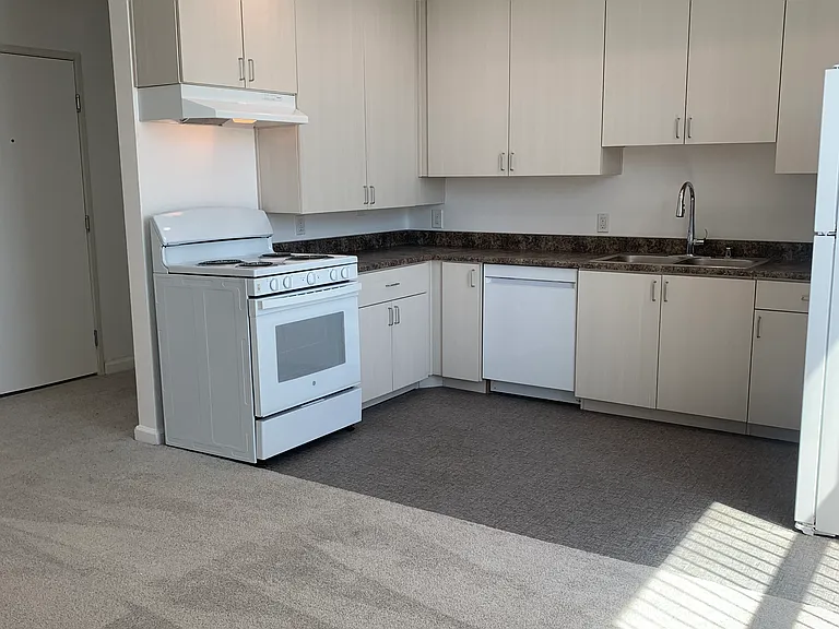 1241 Broadway Plz #507 — Photo 1