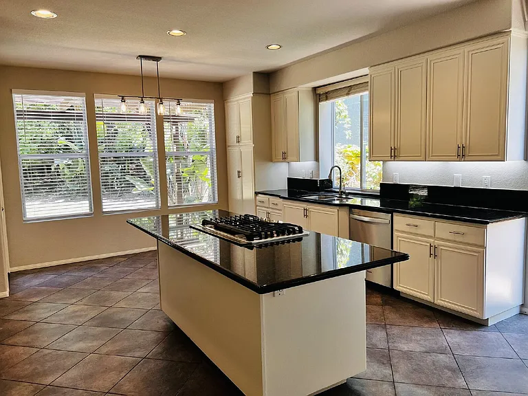 4984 Riding Ridge Rd — Photo 15