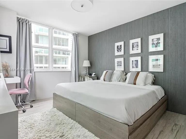 31 SE 5th St #2410 — Photo 35