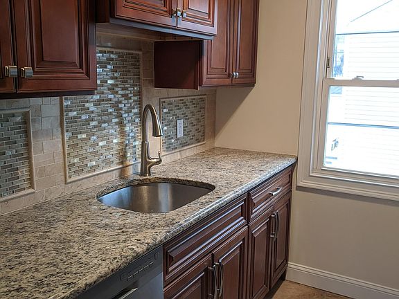 4th image of 714 Kingsland Ave