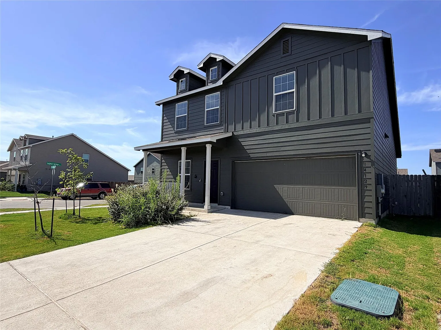 4 bed, 2.5 bath, 1876 sqft, $1,950 — Photo 3