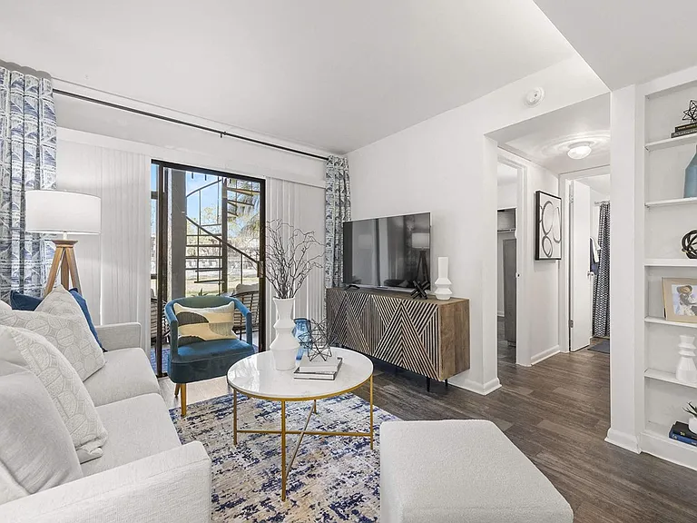 The Pointe at Clearwater — Photo 9