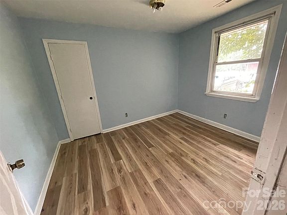 3rd image of 410 Mill Rd