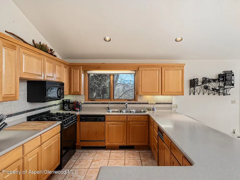 92 Wildridge Ln — Photo 15