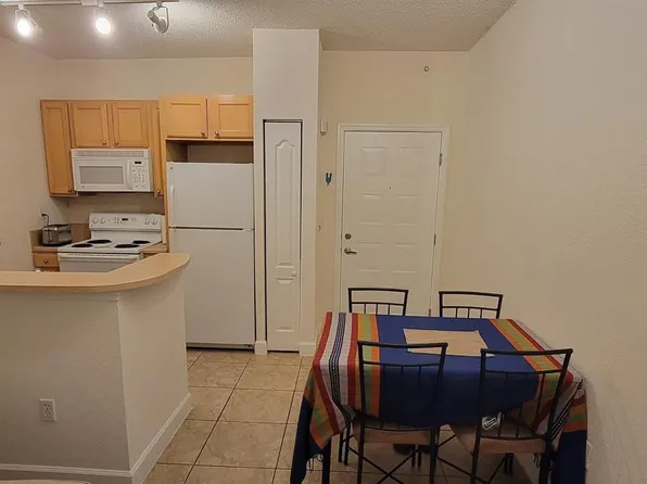 6001 SW 70th St APT 318, South Miami, FL 33143