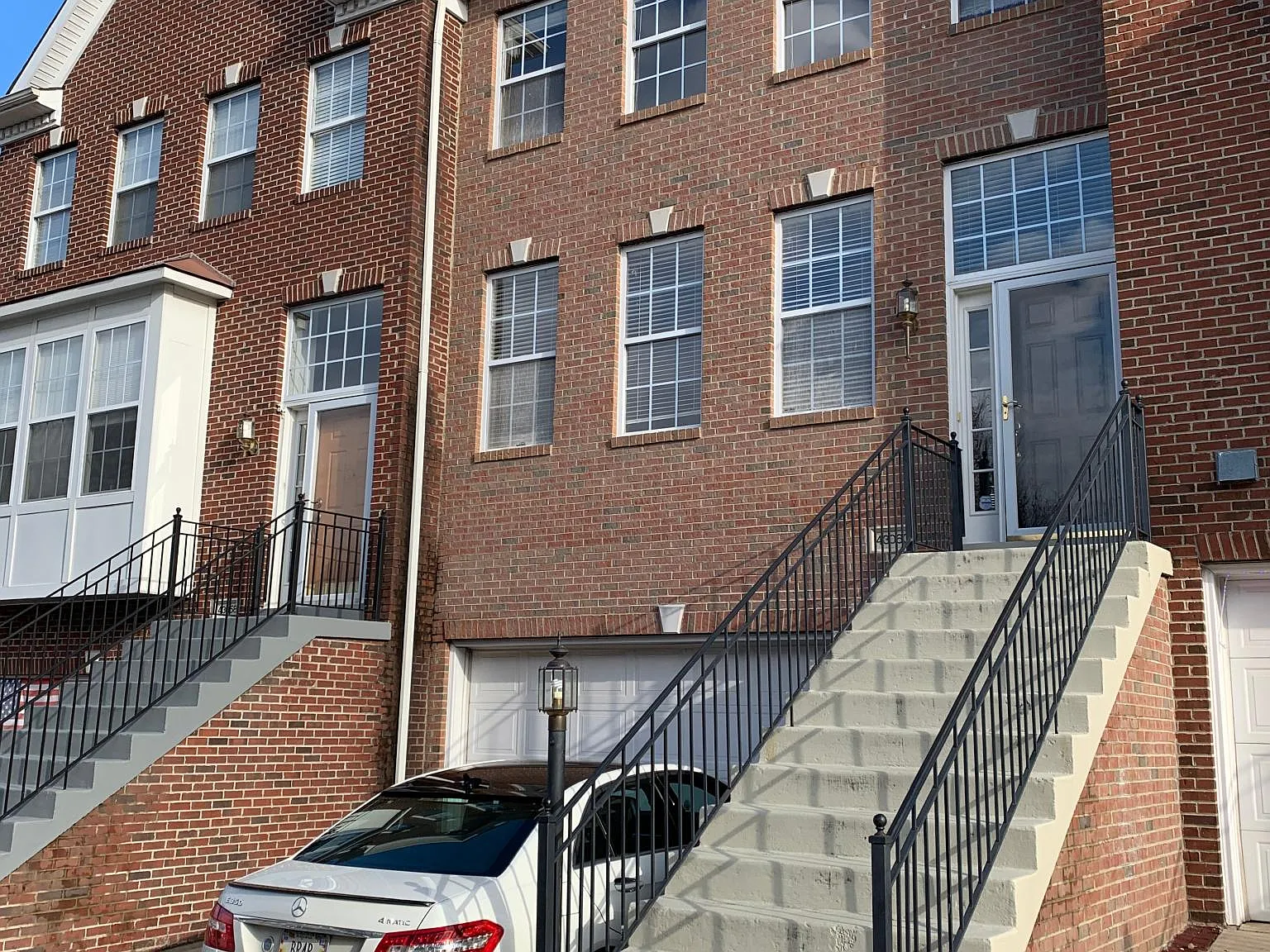 3 bed, 3.5 bath, 2400 sqft, $3,500 — Photo 1