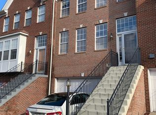 43060 Shadow Ter, Leesburg, VA 20176