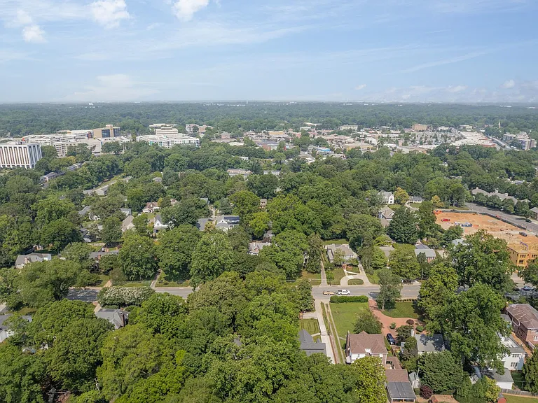 3147 Windsor Dr — Photo 18