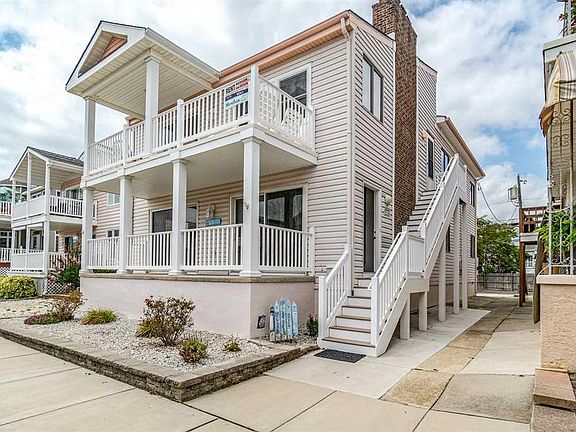 2nd image of 3216 Haven Ave #18