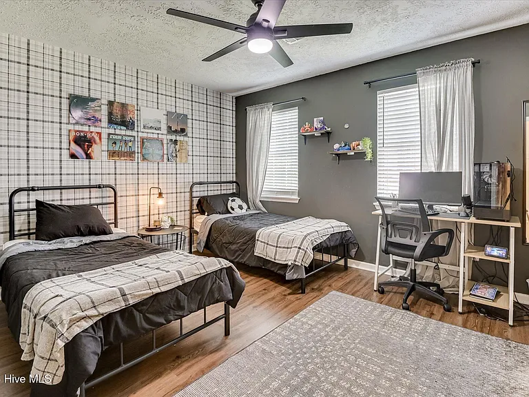 1084 Severn Dr — Photo 21