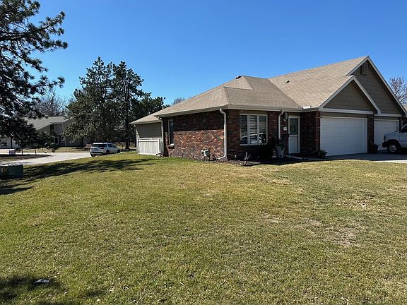 3rd image of 5769 Holdrege St #12