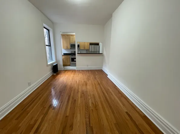 455 Fort Washington Avenue image 1 of 7