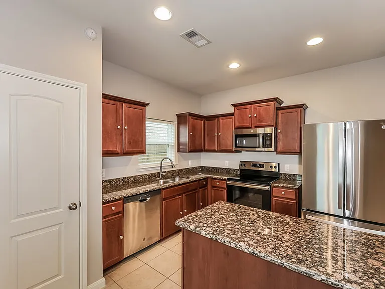 4144 Tower Ln — Photo 9