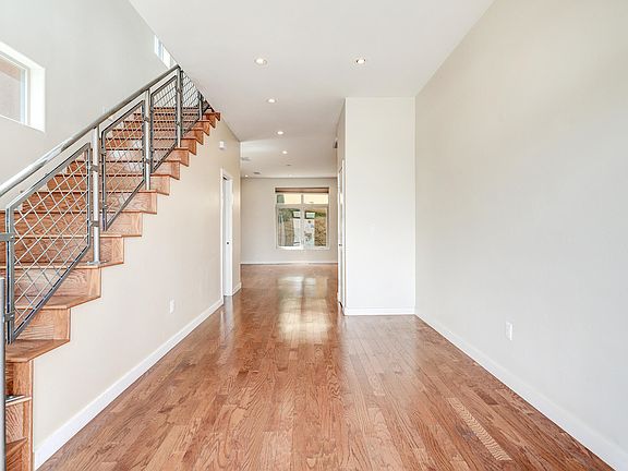 3rd image of 9200 Osuna Pl NE