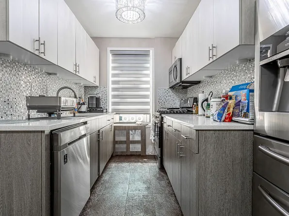 2525 W 2nd St APT 4G, Brooklyn, NY 11223