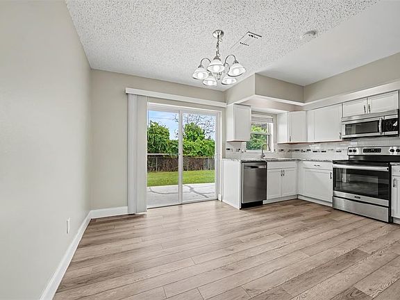 5th image of 117 SNAPDRAGON COURT
