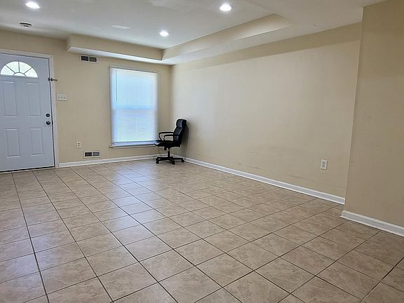 3rd image of 8583 Pioneer Dr