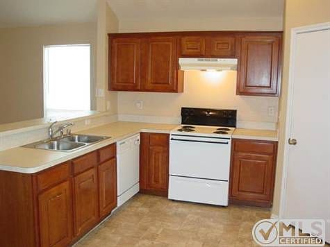 3rd image of 9603 Elkwood Dr