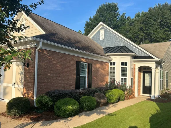 6372 Rockpoint Ln, Hoschton, GA 30548