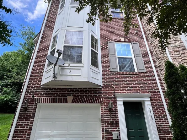 3328 Castle Ridge Cir #11, Silver Spring, MD 20904