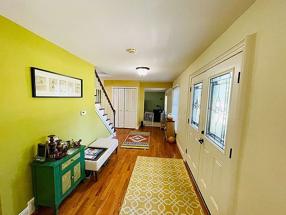 5th image of 3831 Woodman Dr