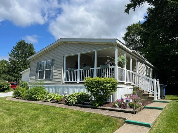 1631 Pinegrove Way, Erie, PA 16509