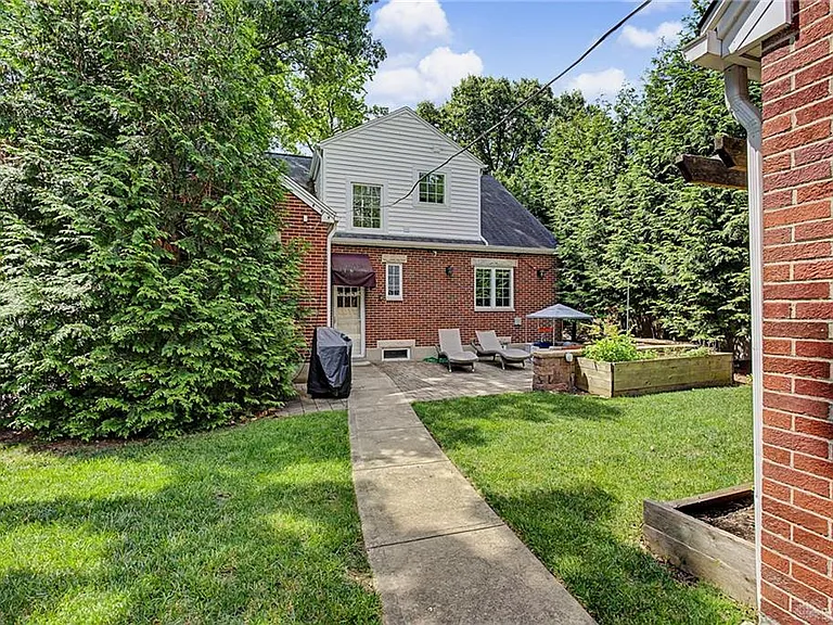333 Thruston Blvd E — Photo 52