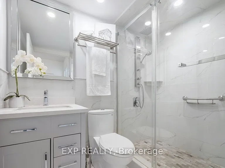 7250 Yonge St #1709 — Photo 15