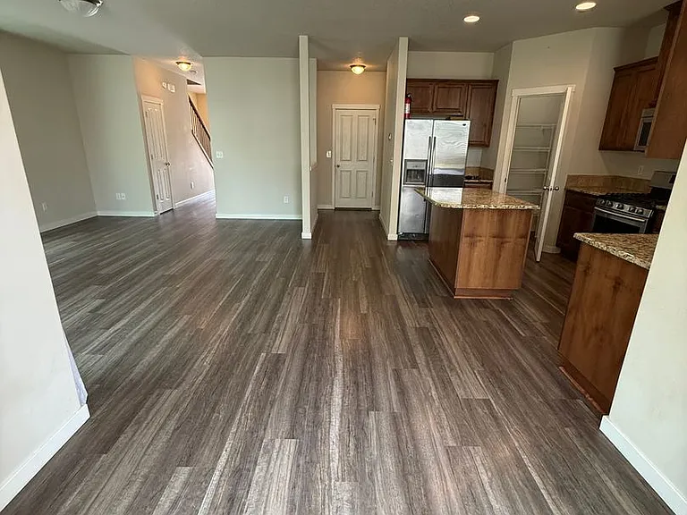 3101 NE 161st Ave — Photo 6