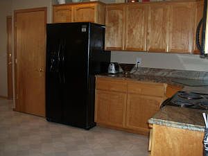 3rd image of 913 Goldenview Dr