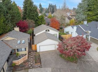 10845 SW Summer Lake Dr, Tigard, OR 97223