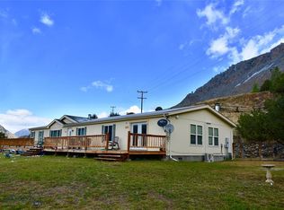 2 Papesh Rd, Gardiner, MT 59030