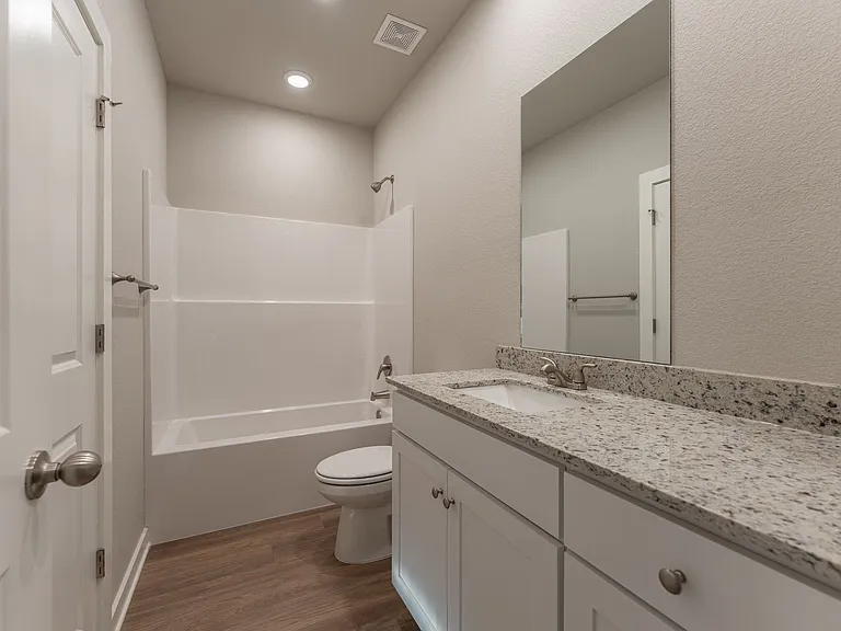 1315 S Van Buren Ave — Photo 17