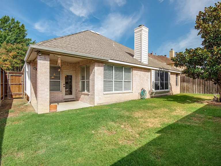 516 Cromwell Ct — Photo 12