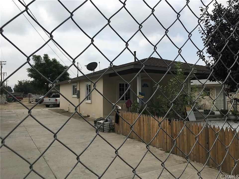 1st image of 25141 E 5th St