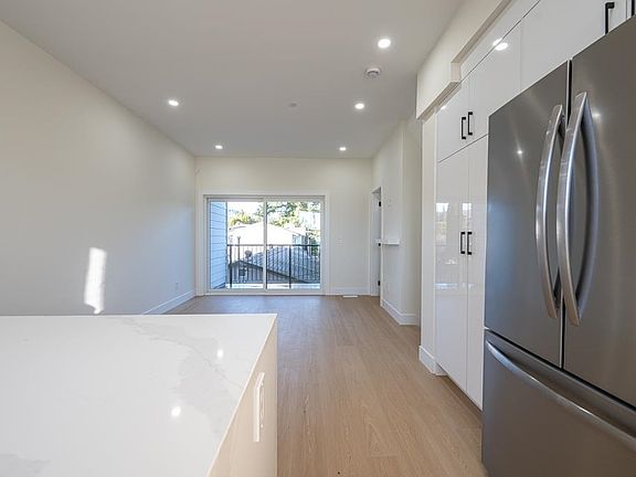 3rd image of 7533 Wren St #D